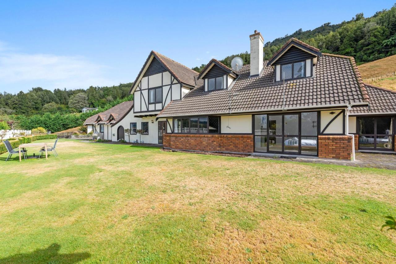 Skyline Mountain View Lodge Up To 16 People 로토루아 외부 사진
